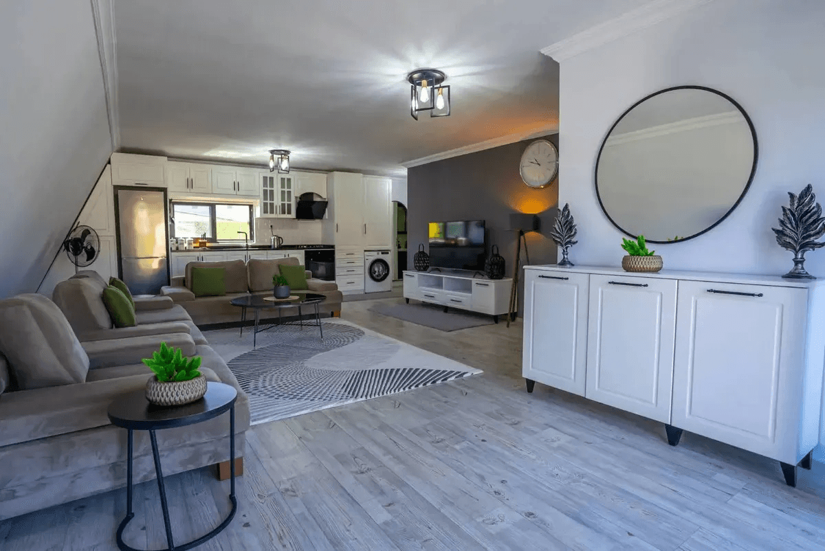 Villa Lojja iç mekan — açık plan salon